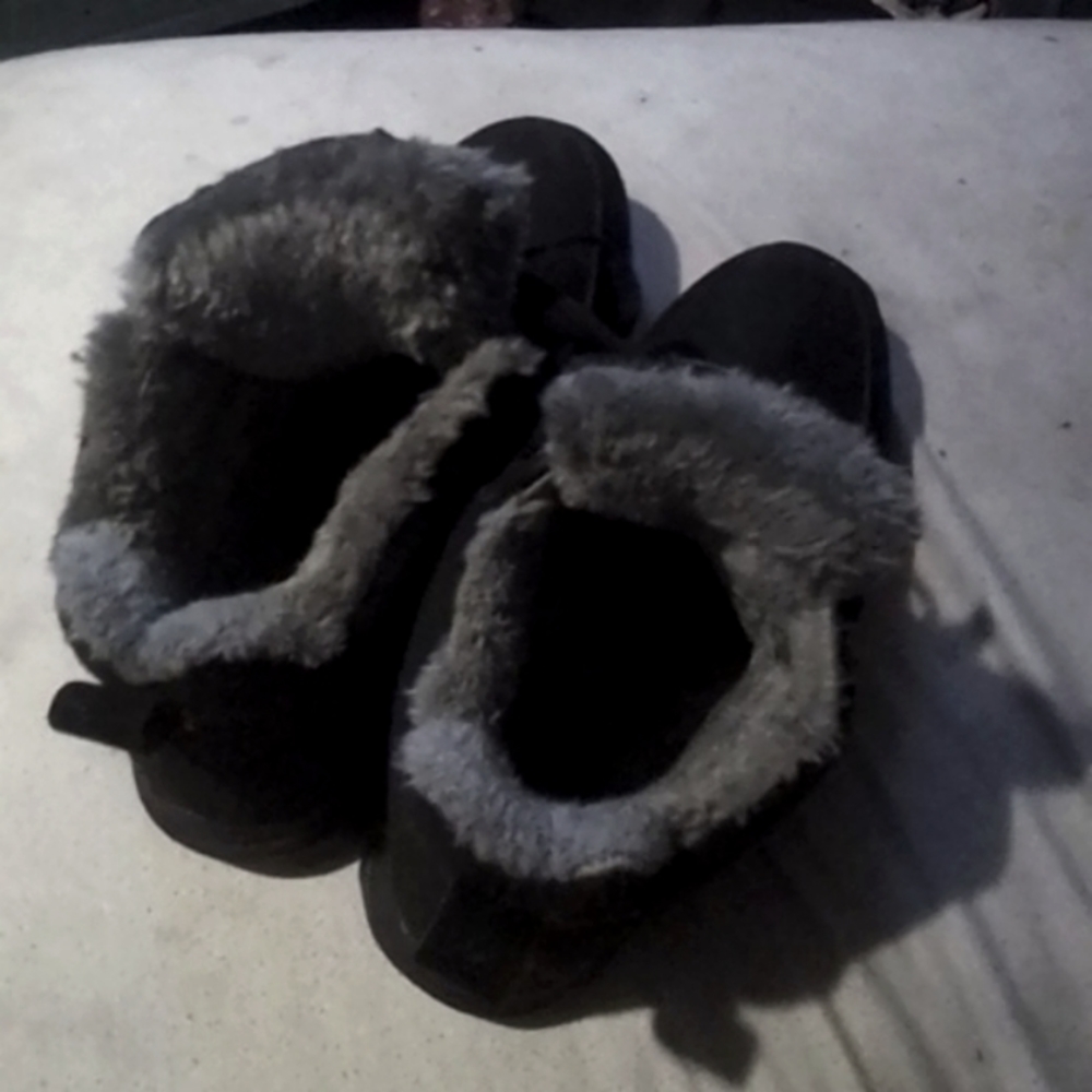 Outdoor fuzzy ankle boots